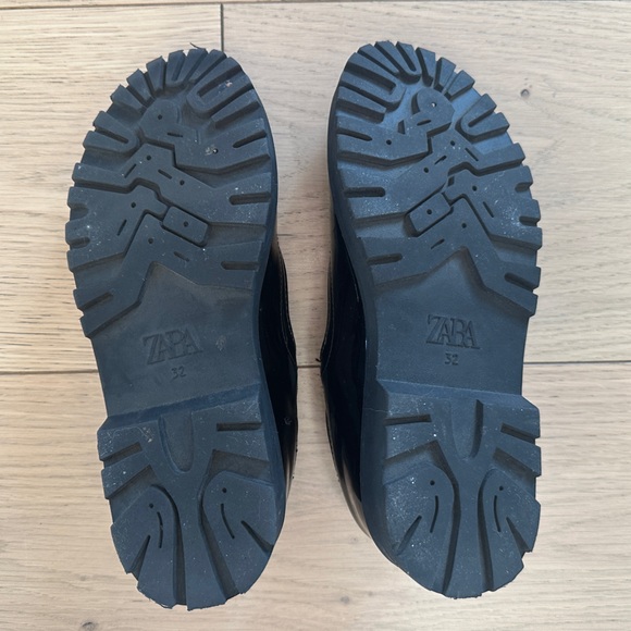 Zara Girls T-Strap Mary Jane Platforms in Black Patent - Picture 9 of 9